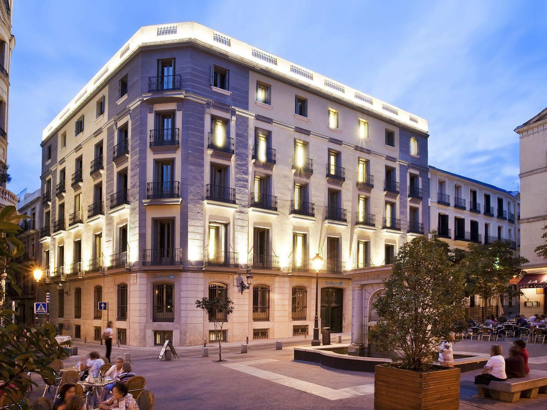 Radisson Blu Hotel, Madrid Prado ภายนอก รูปภาพ